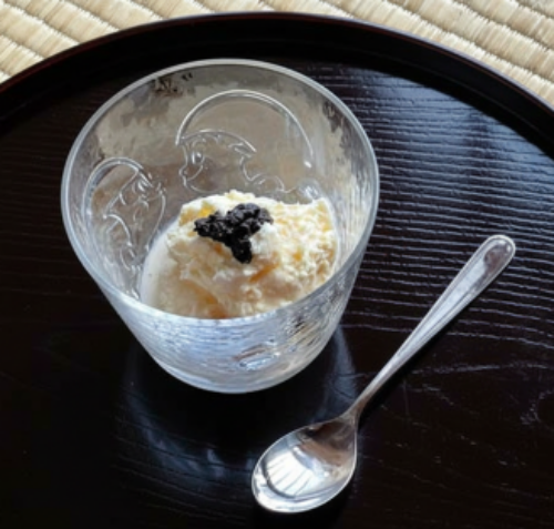 黒にんにくアイス